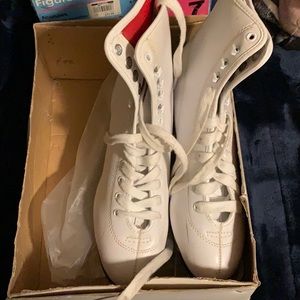 Caldor American Rocket Figure Skates (size 7)
